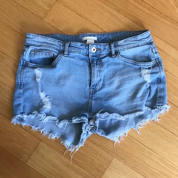 H&M Pants - H&M low rise frayed denim shorts